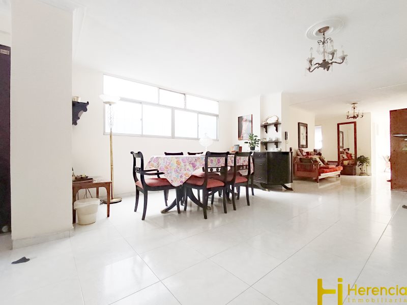 Apartamento en Venta en Laureles